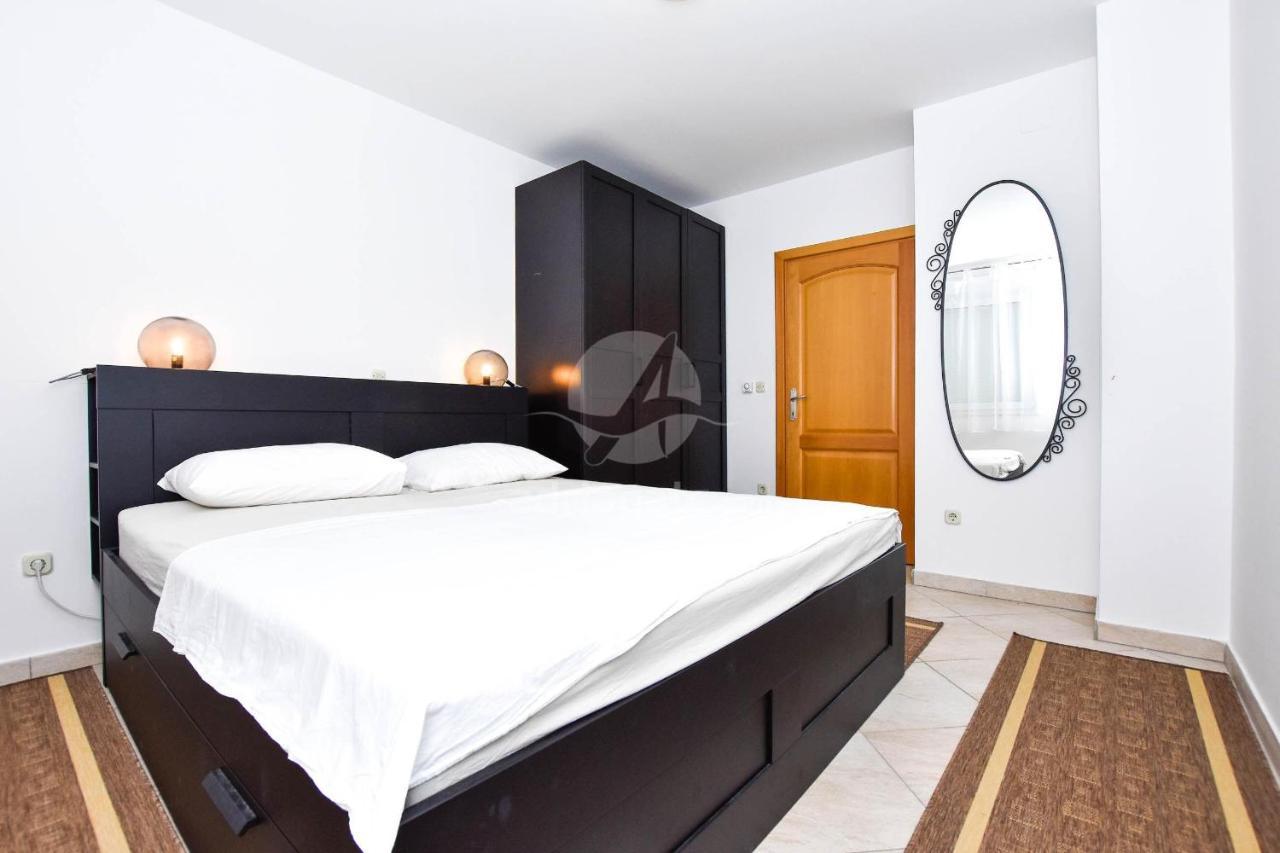 Apartment Jaspis Biograd Na Moru Exterior photo