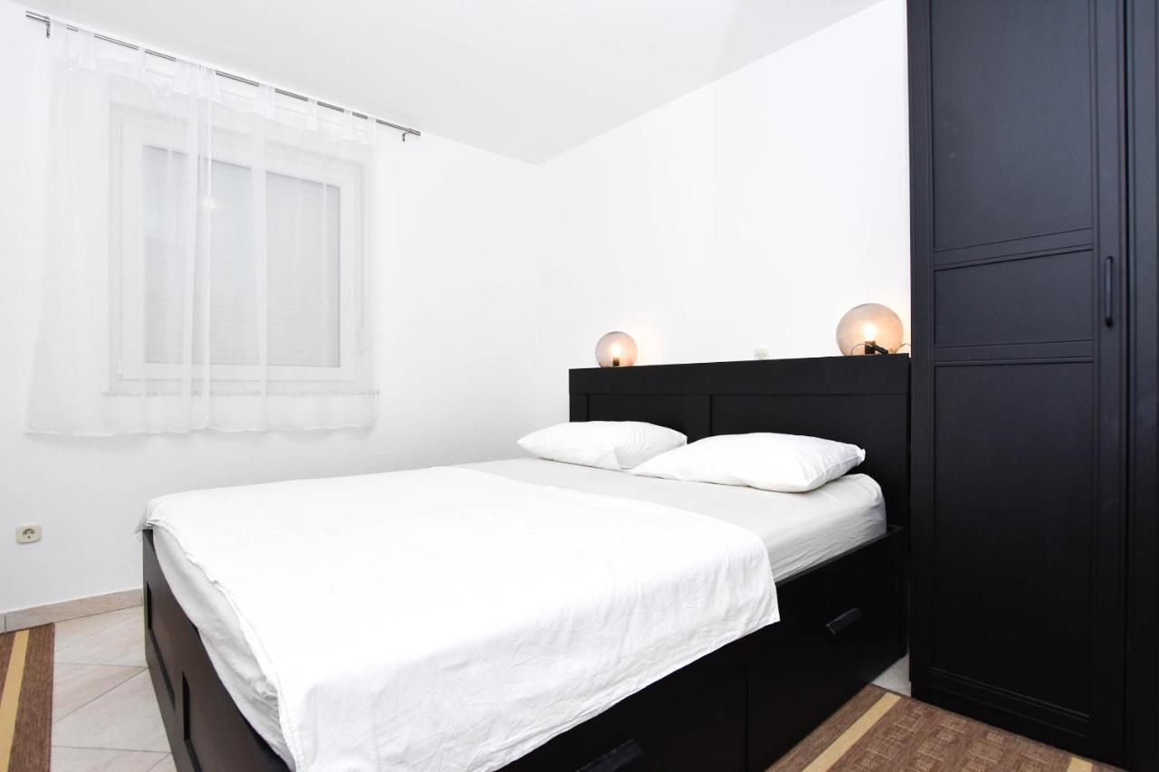 Apartment Jaspis Biograd Na Moru Exterior photo